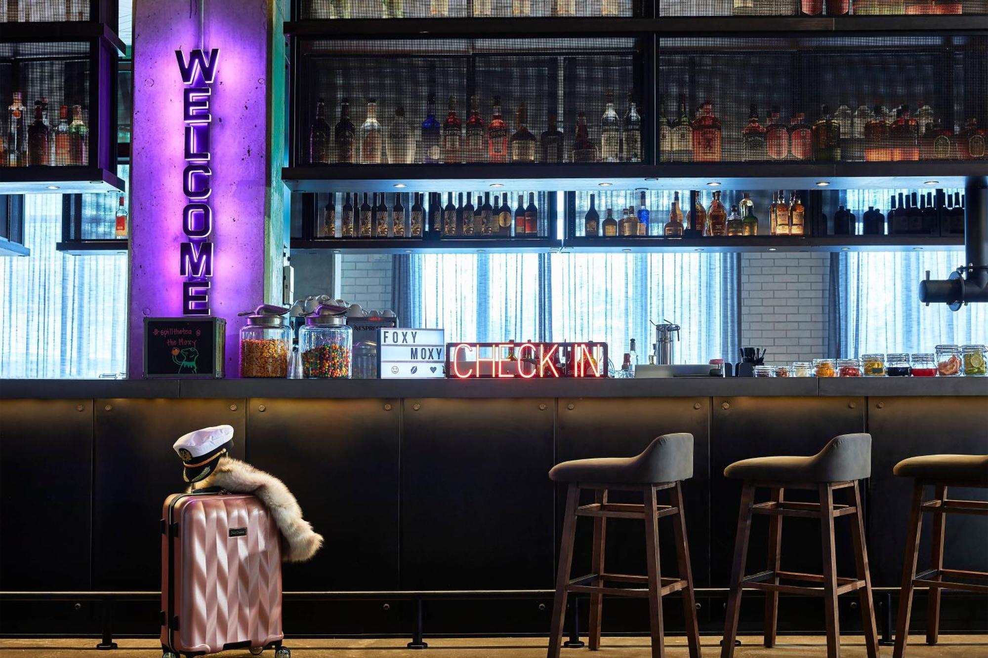 Moxy Columbus Short North Hotel Exterior photo